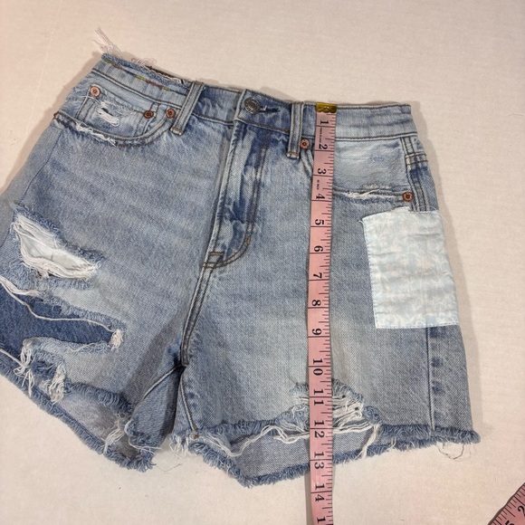 American Eagle AE Pride Denim Highest Waist
'90s Boyfriend Short Size 0 - Picture 15 of 16